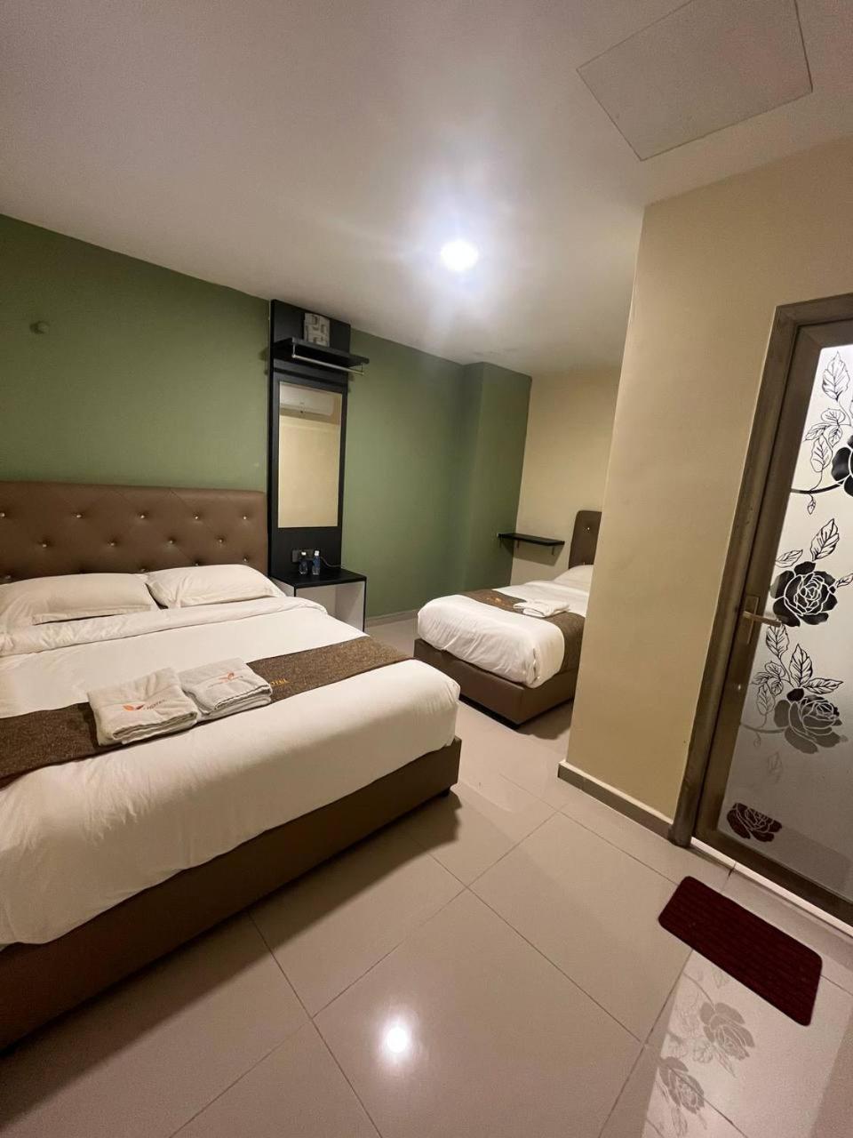 Hotel Enrich Setia Alam By Ubook *